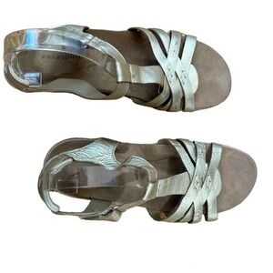 Easy Spirit Womens Comfort Gold Leather Cross Over Sandal Open Toe Slingback 9